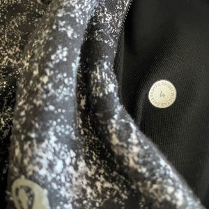 Lululemon It’s Rulu Run 1/2 Zip size 4